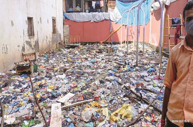 A pile of garbage can be seen in the premises of Abdul Qadir Hafizka Marg Primary Municipal Urdu School.Picture:Inquilab