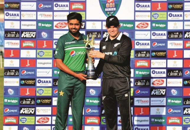Nobody got the trophy:New Zealand captain Tom Latham and Pakistan captain Babar Azam.Picture:INN