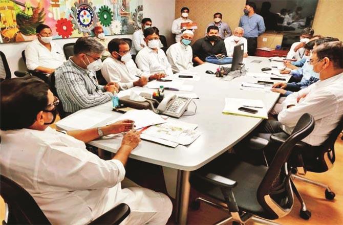 View of the meeting regarding the plot of land for Vakhroli and Chambur cemeteries.Picture:Inquilab