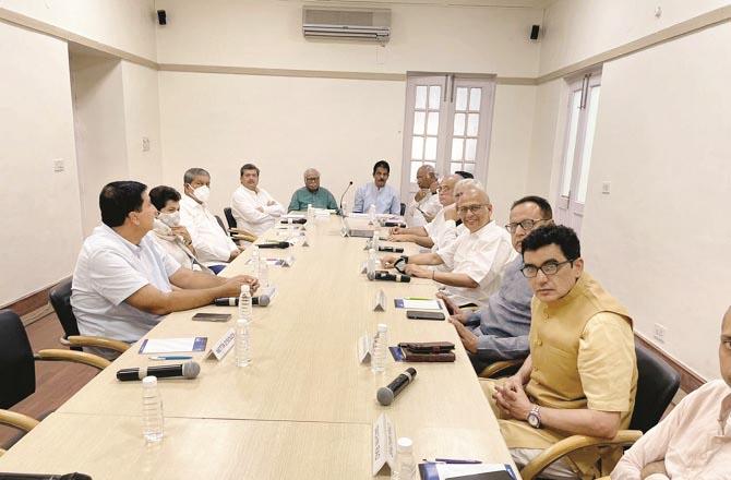 The online meeting of the Congress Working Committee was attended by several senior leaders from the party headquarters. Search for this on Google.Picture:INN