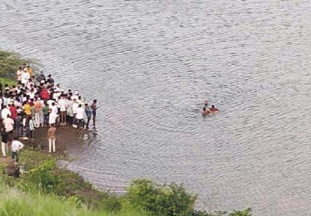 Finding the body in the pond behind Deregaon Hill Station.Picture:INN