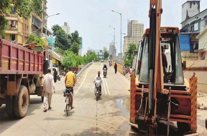 The Hancock Bridge connecting Dongri and Majgai was opened for traffic.