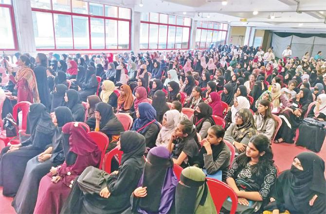 A scene from a program organized for students at St. Mary`s College to raise awareness about cybercrime. (Photo: inquilab))