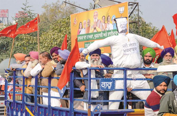 Farmers from villages in Punjab go to the District Collector`s office to protest.