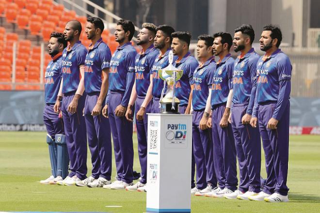 The players of the Indian team paid homage by wearing black armbands.Picture:INN