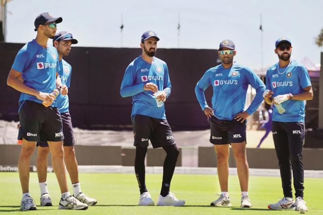 KL Rahul (center) during practice with other players.Picture:INN