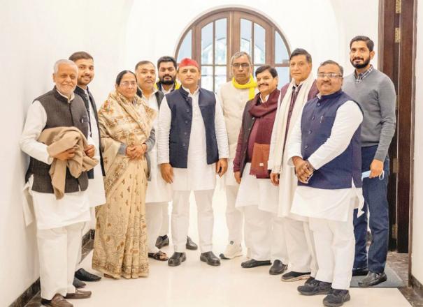 The Samajwadi Party chief tweeted the photo after the meeting..Picture:INN