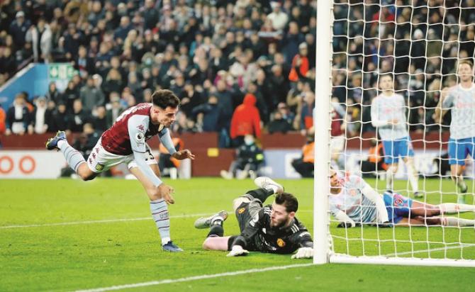 Aston Villa`s Philippe Coutinho can be seen scoring.Picture:INN