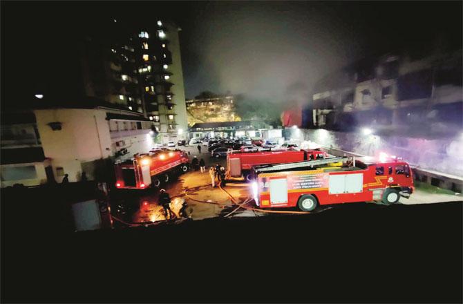 12 fire engines arrived at the scene. (Photo, Revolution)
