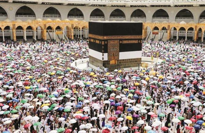 Pilgrims performing farewell Tawaf after which they are returning to their homeland.Picture:INN