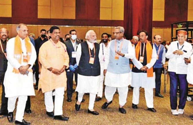 Prime Minister Narendra Modi can be seen in Hyderabad along with other important leaders.Picture:INN