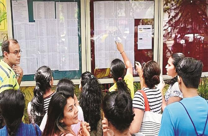 Students who have succeeded in SSC are worried about getting admission in 8th standard