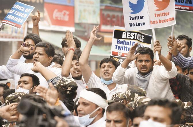 locking an account or tweet has also raised questions about Twitter`s neutrality. The photo below shows a protest against him when he blocked Rahul Gandhi`s account. (File photo)