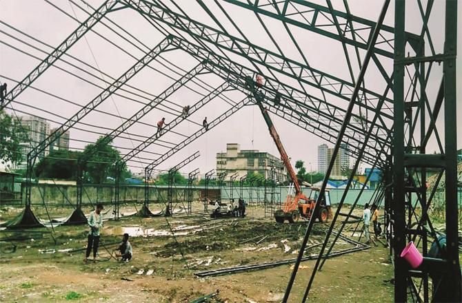 Large-scale construction of sheds is underway in Deonar