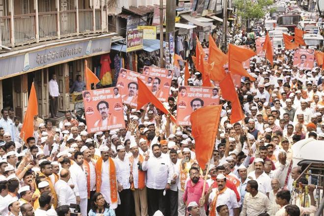 In Kolhapur, Shiv Sena workers took to the streets in large numbers to protest against rebel assembly members..Picture:PTI
