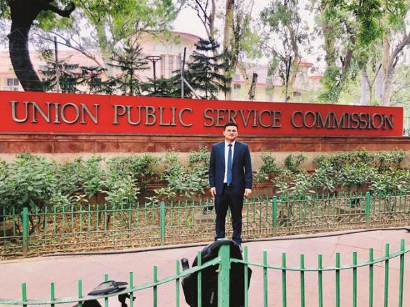 Successful Muhammad Suboor Khan from 9th Rank in E2 see outside the office of UPSC President.Picture:INN