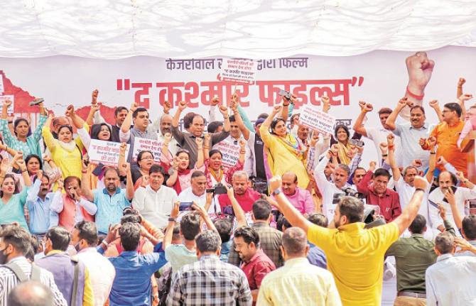 In Delhi, BJP workers staged a protest demanding tax evasion of film files from Kejriwal government..Picture:INN