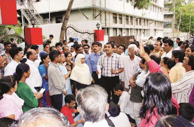 Parents had protested several times against the arbitrary increase in school fees. (File photo)