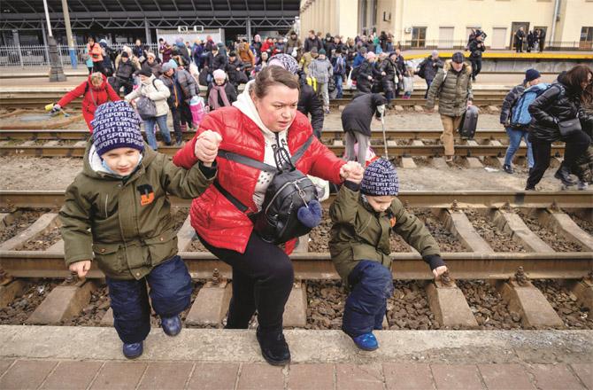 As many as 12 lakh Ukrainians have become refugees in several European cities.