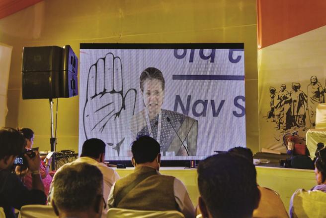 Congress President Sonia Gandhi was welcomed by senior party leaders Ashok Gehlot, Ghulam Nabi Azad and others..Picture:PTI