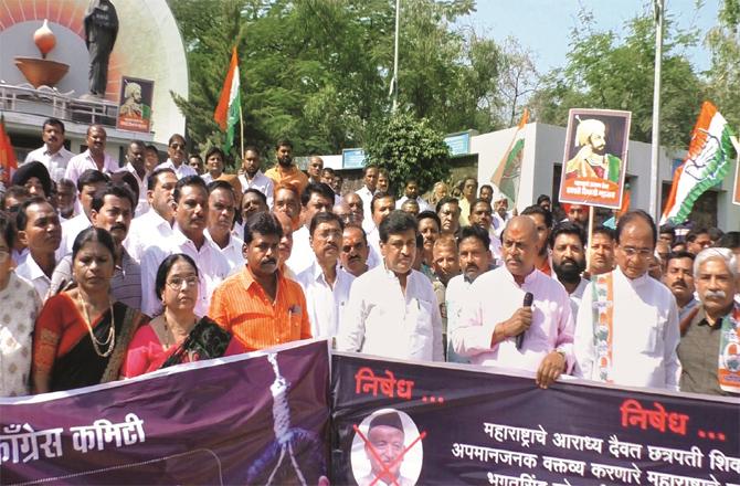 Protest by Ashok Chavan and other Congressmen in Nanded