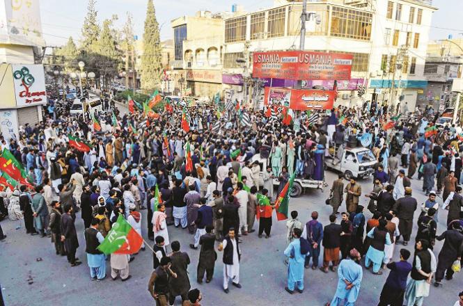 On Friday, PTI workers blocked the roads in most parts of Pakistan.Picture:Agency