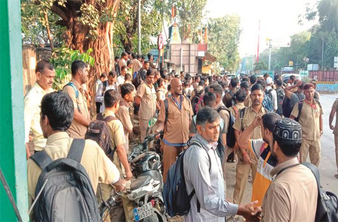 After a sudden strike by drivers and conductors at the bus depot in front of LIC in Santacruz, there was chaos on Saturday.