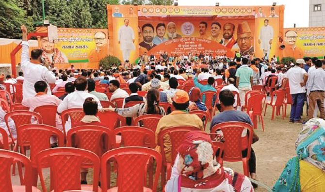 A scene from a BJP rally held in Lucknow where the back seats can be seen empty.Picture:Inquilab