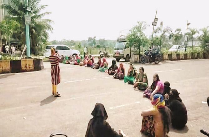 Outside KDMC`s `I` ward office, women protested.