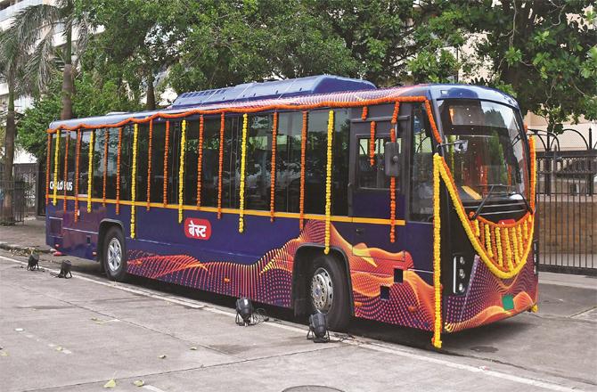 Like Mumbai`s electric buses, buses will also be brought to Thane. (file photo)