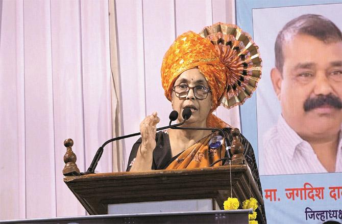 Rekha Thakur while addressing the rally