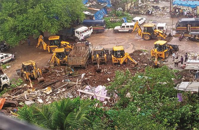 At the time of the demolition of the 60-year-old mosque, an army of bulldozers was seen and the debris was also removed