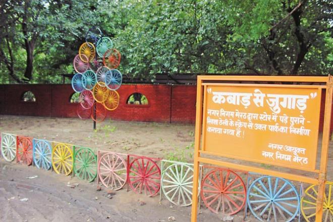 In Meerut, a park has been built under the garbage bin, while a board has also been installed in this regard.Picture:INN