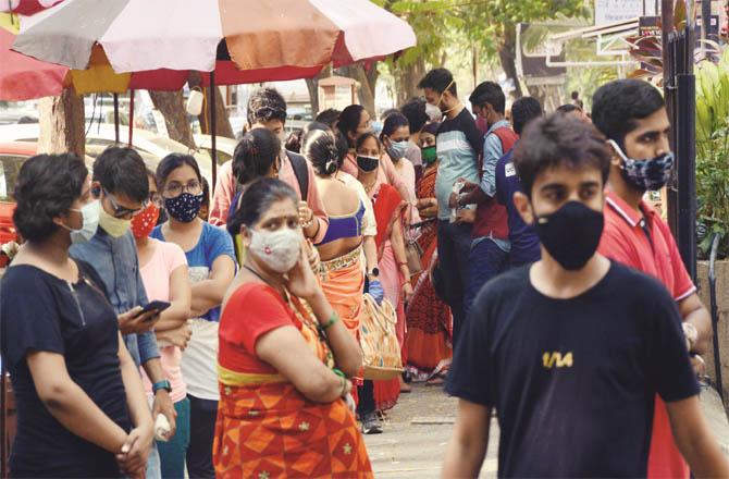 Wearing a mask in public places can prevent Covid-19. (File Photo)