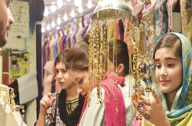 Jewelry has a special importance in women`s Eid preparations