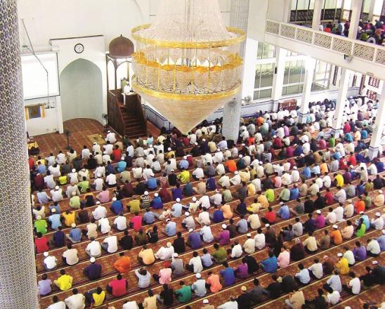 In the gatherings of knowledge, Halal and Haram rules and issues are clarified and people get information about commands and prohibitions.Photo. INN