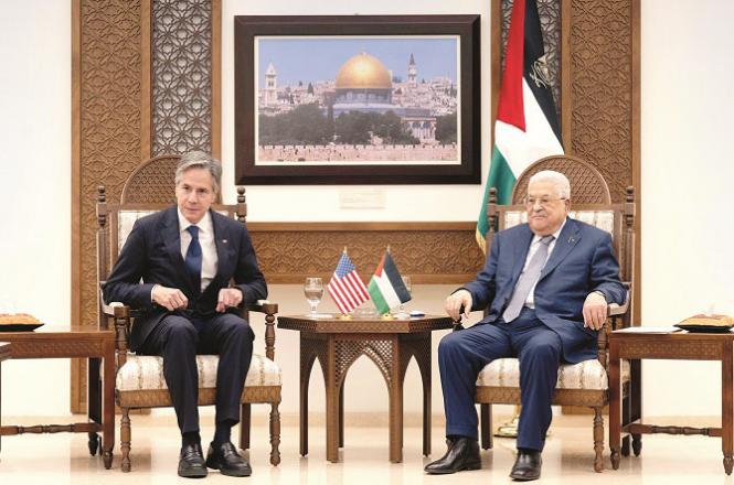 Antony Blanken can be seen meeting Mahmoud Abbas. Photo: INN