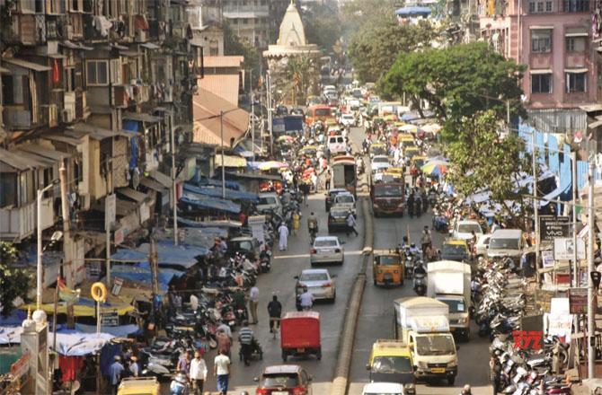Nal Bazar, Gol Deol Mandir has been a traffic problem for years. Photo: INN