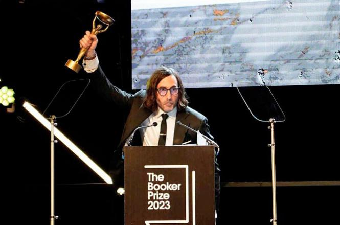Paul speaking at the award ceremony. Photo: INN