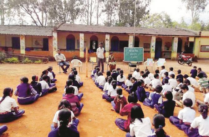 To meet the shortage of teachers in the schools of Raigarh district, the help of all the teachers is being sought. Photo: INN
