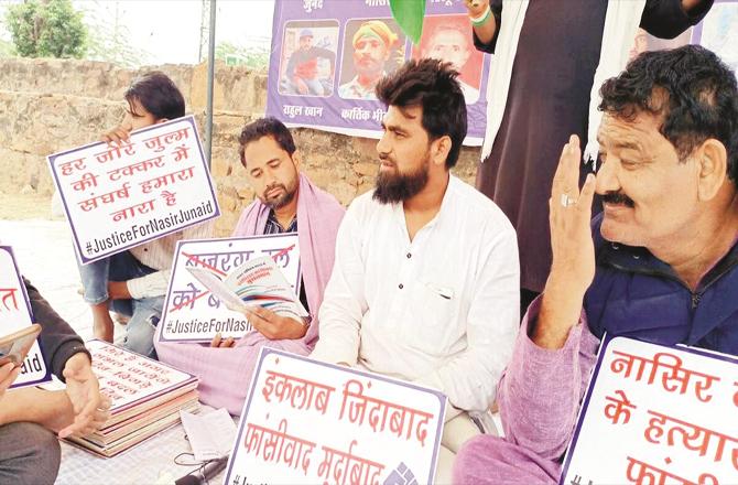 In Bharatpur, local people are protesting to get justice for Junaid and Nasir. (Photo: Courtesy Indian Express)