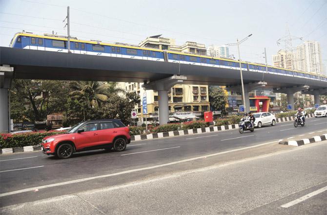 Western Express Highway traffic in Magathane area is reduced.