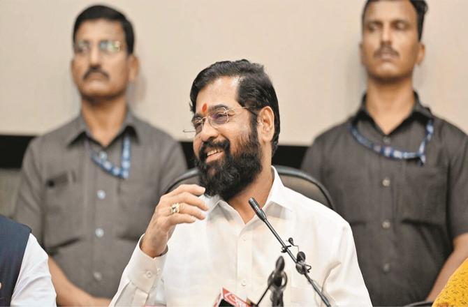 Chief Minister Eknath Shinde discussed several development projects with the Members of Parliament; Photo: INN