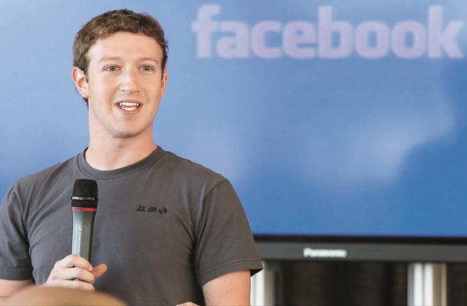 Mark Zuckerberg`s company continues to decline (file photo)