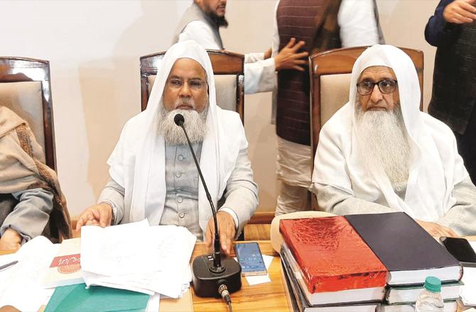 Maulana Fazlur Rahim Mujjadi, Maulana Khalid Saifullah Rahmani and Maulana Rabi Hosni Nadvi in the Personal Law Board meeting.