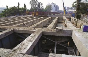گوکھلے بریج کے تعمیراتی کام میں تاخیر سے شہریوں کو پریشانی