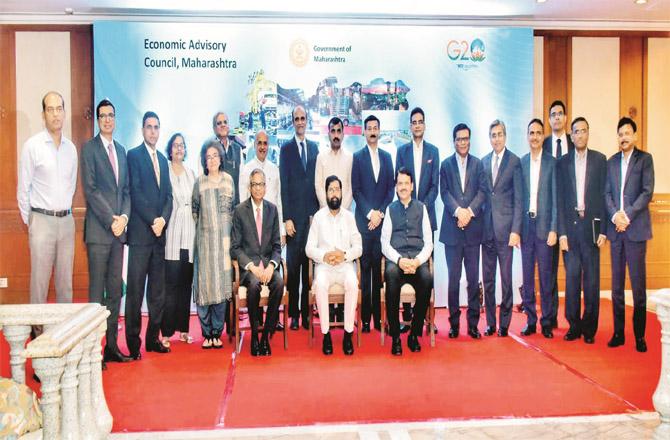 During the Economic Advisory Council meeting, Chief Minister Eknath Shinde, Deputy Devendra Farnavis and economic experts