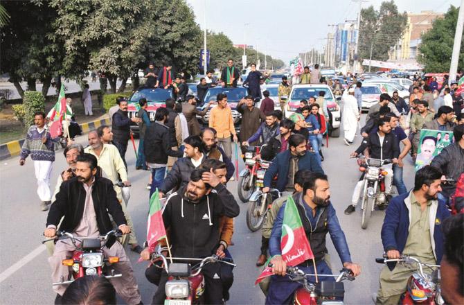 PTI rally against inflation in Faisalabad.