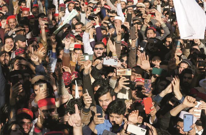 Participants of the anti-terrorism demonstration in Peshawar. (AP/PTI)