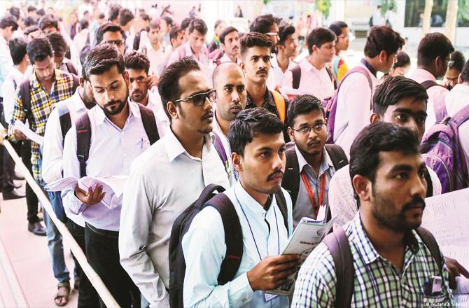 Currently, 28 crore 20 lakh people are unemployed in the country